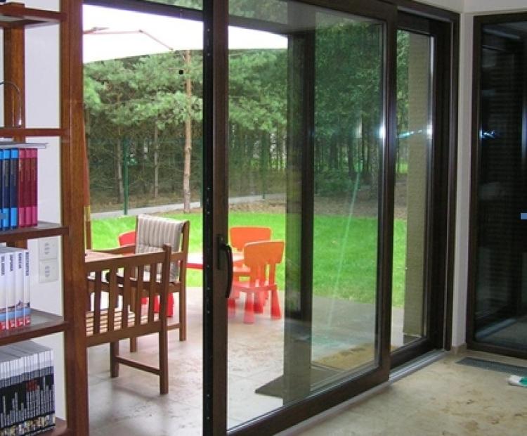 Drzwi podnoszono-przesuwne HST