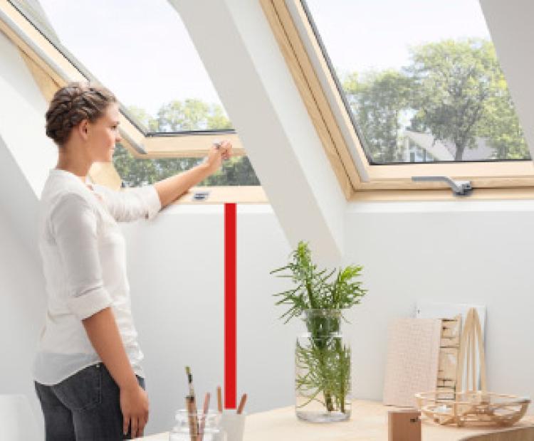 Okna dachowe z dolnym otwieraniem